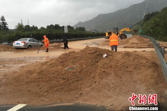 9��15�գ���̨�硰Ī���١�Ӱ�죬�����ϻݸ��ٻݰ����ϰ����򡢹�Ȫ�ݱ��������ߴ��﷽�����������С� ���� ��