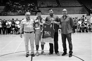 西安娃郑博龙正式签约西班牙职业篮球队|西班