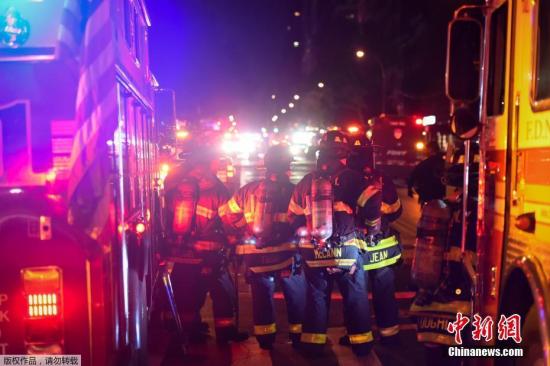 当地时间9月17日，美国纽约消防部门表示，纽约曼哈顿区切尔西社区的一个垃圾桶疑似被投放爆炸装置。