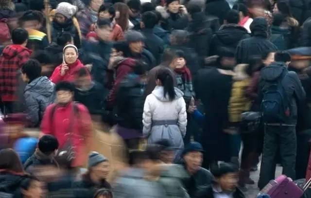 中国的人口大迁徙_中国人口 大 迁徙 镜头下的九年春运路
