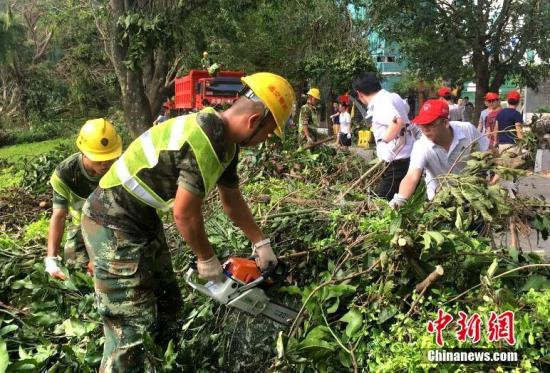 民政部:双台风致5省份276万人受灾 44人死亡失