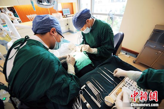 拜博集团启动圆梦计划:让老百姓种得起牙|医