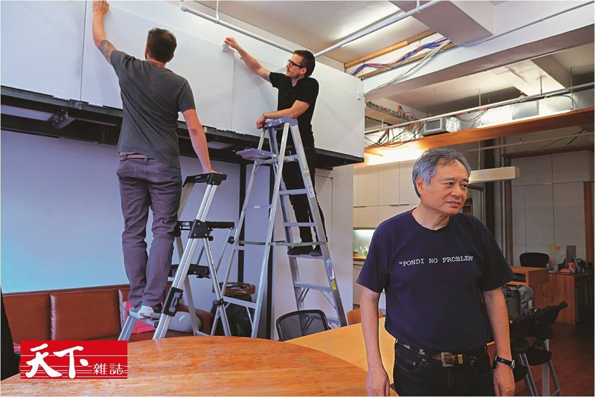 工作人员也常为了制作不同电影规格版本而需要动手调整放映机。