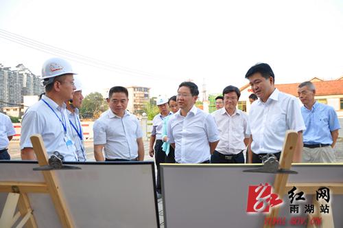 赵文彬到雨湖区调研征求党代会意见建议