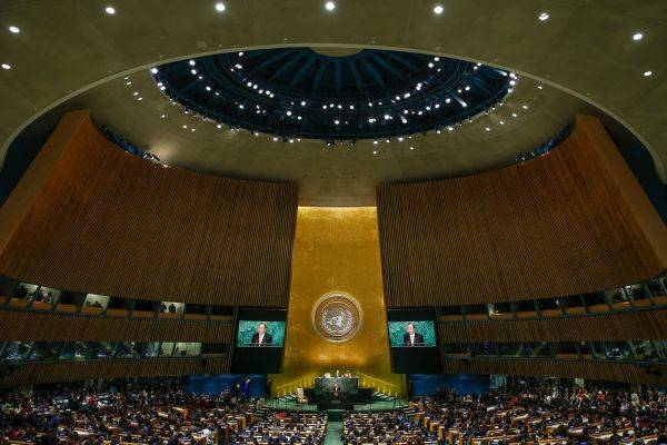 资料图片：这是9月20日在纽约联合国总部拍摄的联合国大会现场。第71届联合国大会一般性辩论20日在纽约联合国总部开幕。新华社记者李木子摄