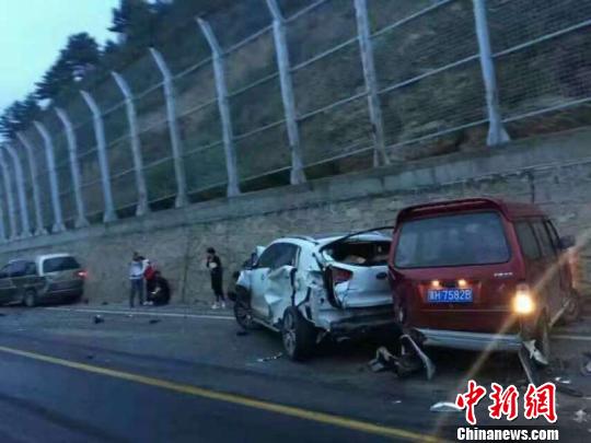 车祸现场 网友提供 摄
