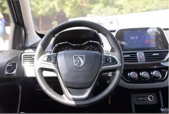 一辆价格在五万元内的精品小车 到底怎样?