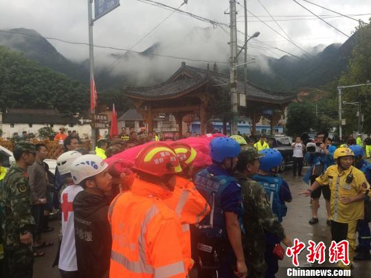 浙江遂昌山体滑坡已致26人失联1人遇难。 奚金燕 摄