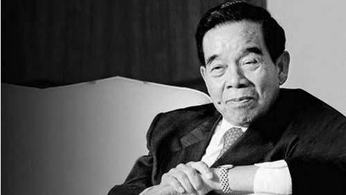 郑裕彤戎马一生驰骋商界70年:老传奇谢幕,新生