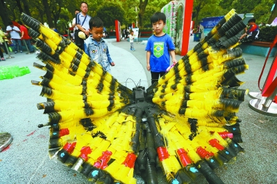 环保塑料雕塑作品展