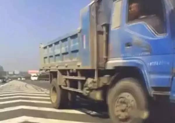 十一长假,除了堵车,还发生了这些奇葩事!