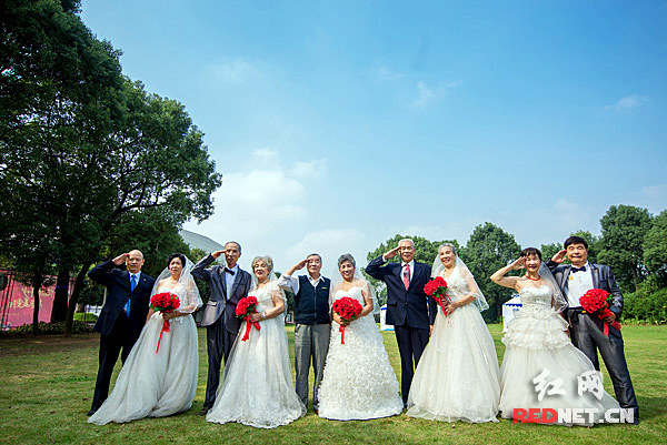最美不过夕阳红 长沙27对金婚老人举行集体婚