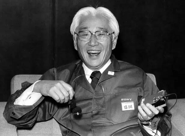 老总小传_骆驼祥子小传手抄报(3)
