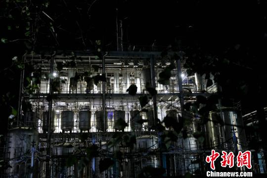 济南齐鲁制药一企业10日深夜发生泄爆，图为位于济南市历城区董家镇的齐鲁制药旗下天和惠世制药有限公司局部。 梁犇 摄