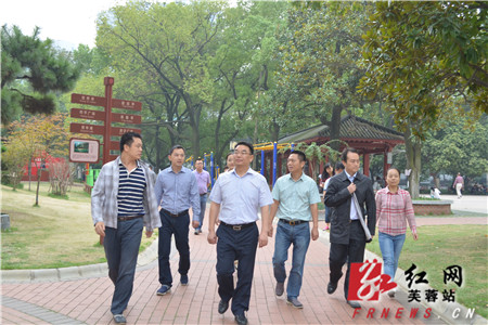 长沙市芙蓉区委书记于新凡调研五里牌街道工作