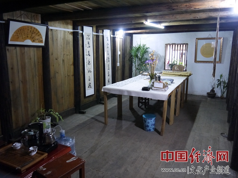 画家工作室 中国经济网记者成琪/摄