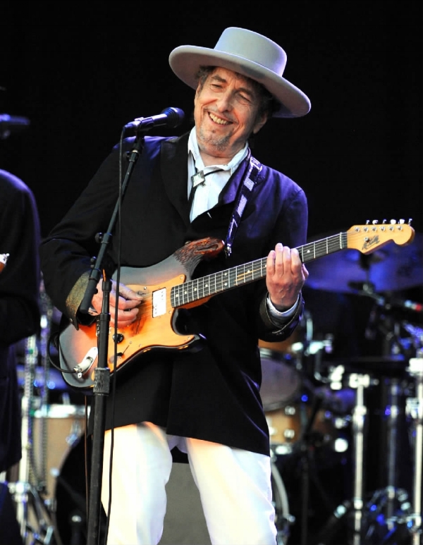 鲍勃·迪伦 获诺贝尔文学奖|诺贝尔|文学奖|鲍勃·迪伦