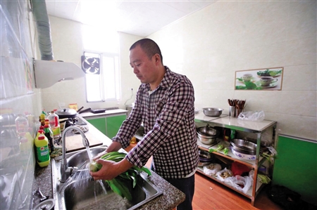 黔江高山生态扶贫搬迁 特困户住上新“洋房”