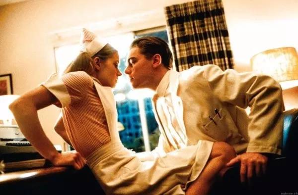 暖暖内含光的《猫鼠游戏》 暖暖内含光的《猫鼠游戏》