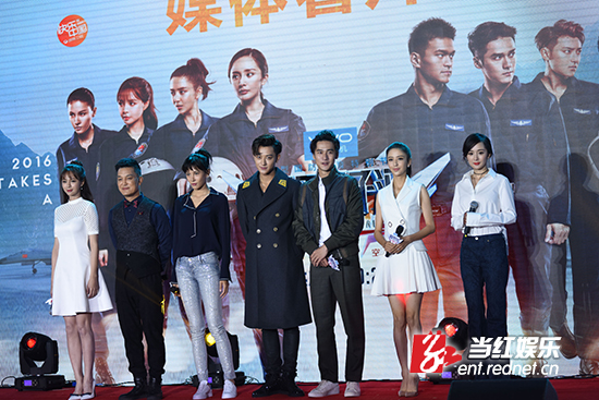 杨幂被《男子汉》治愈北京瘫 素颜出镜自嘲不