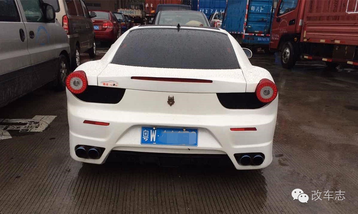 那一夜 法拉利458摸到了保时捷的房间