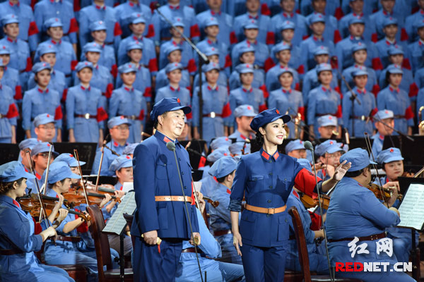 纪念红军长征胜利八十周年大型交响合唱音乐会《长征组歌》隆重上演(组图)