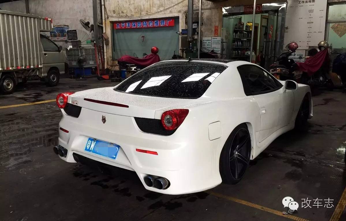 那一夜 法拉利458摸到了保时捷的房间