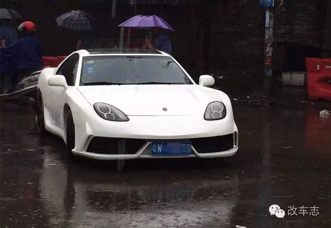 那一夜 法拉利458摸到了保时捷的房间