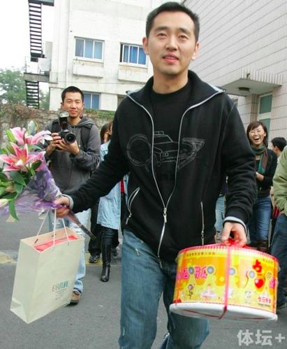 孔令辉41岁生日快乐 乒坛王子到孔指导已过20年 孔令辉41岁生日快乐 乒坛王子到孔指导已过20年