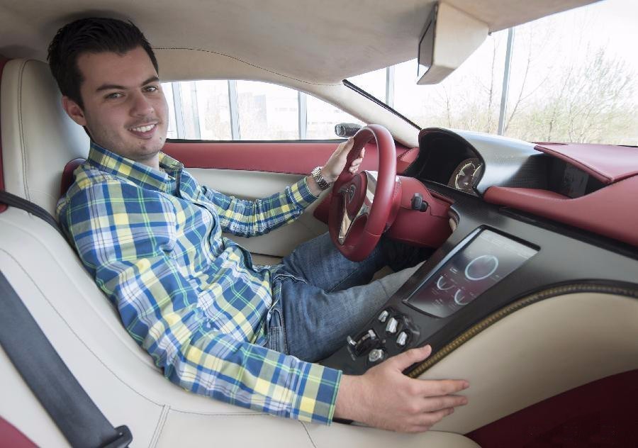 这台1008马力的纯电超跑又把918秒了