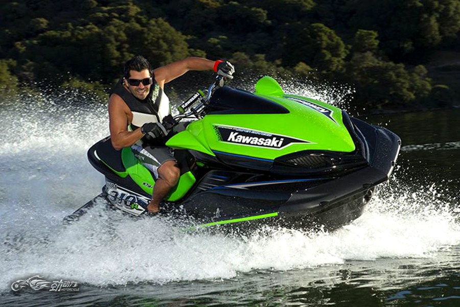 专属夏日的一丝快意 川崎摩托艇介绍