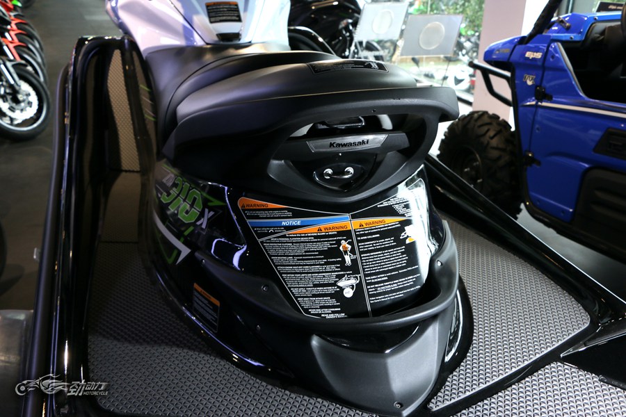 专属夏日的一丝快意 川崎摩托艇介绍