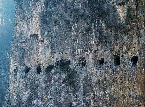 比车震更刺激 蛇蝎美人之“死亡公路”