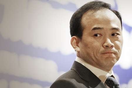 持他人护照非法入境新加坡 湖北前首富兰世立