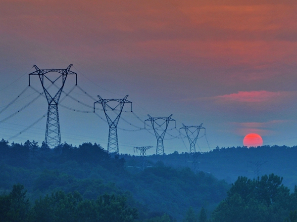 亚投行副行长:亚洲基础设施投资年需至少1万亿