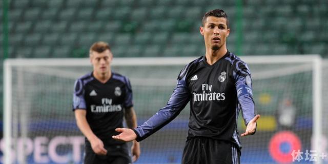 　　华沙军团3次远射3个进球