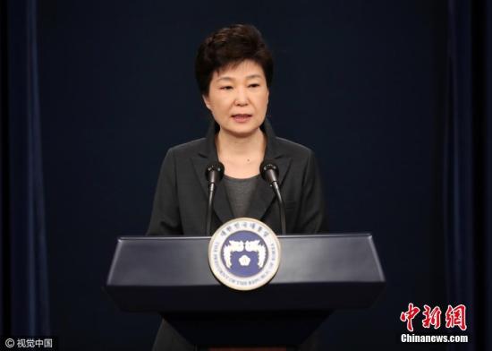 当地时间2016年11月4日，韩国，电视在直播总统朴槿惠讲话。图片来源：视觉中国