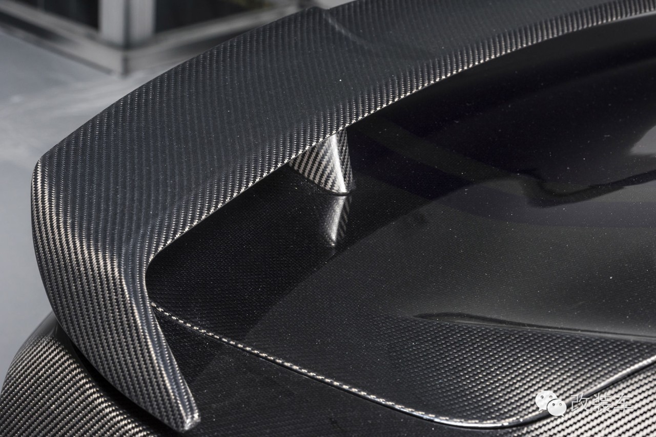 全碳野马 改装费用能买20多辆原厂车