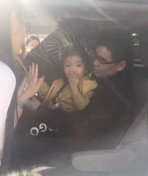 神奇：阿拉蕾竟和董力母亲长得这么像，怪不得董力爱惨了她