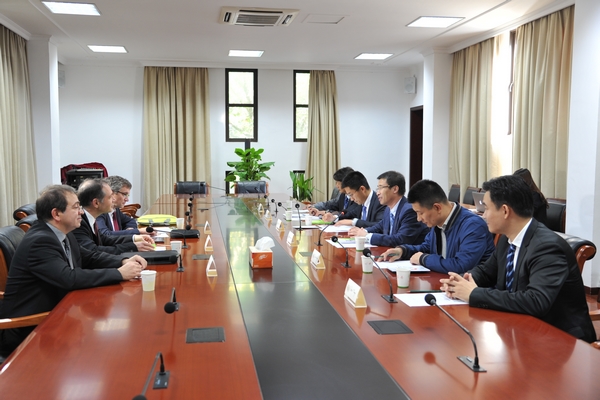 法国雷恩一大校长大卫·艾力斯访问东南大学_