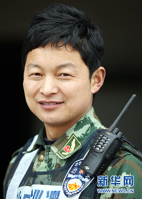 湖北荆门一村治保主任自建治安巡防队 11年花