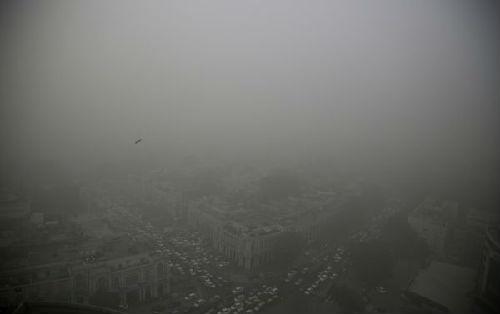 美媒:中印雾霾带火瓶装空气 已在华售出12万瓶