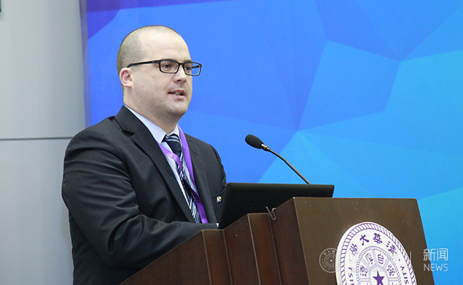 亚洲足球联合会发展部主管斯图亚特·拉曼.jpg 2016中国足球论坛在清华大学举办