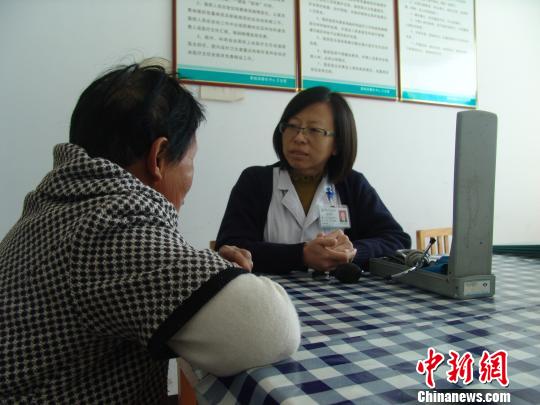 医院地上卫生不合格导致人摔了怎么赔偿