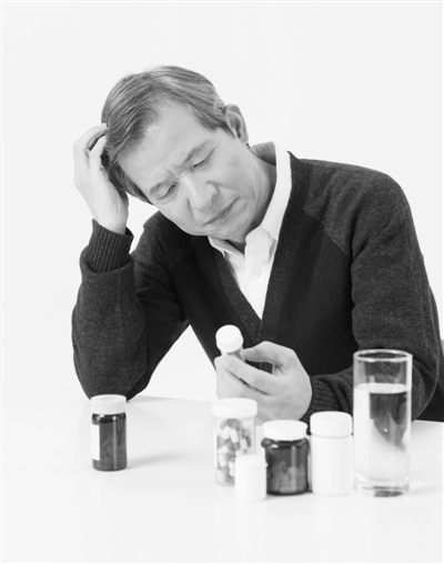 杭州大叔吃了1年激素反复发热险送命 感染了结