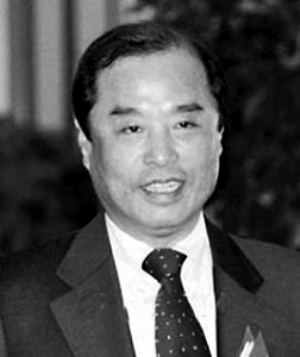 金秉准11月2日，朴槿惠提名卢武铉总统时期幕僚金秉准为新总理人选，遭到在野党阵营强烈反对。