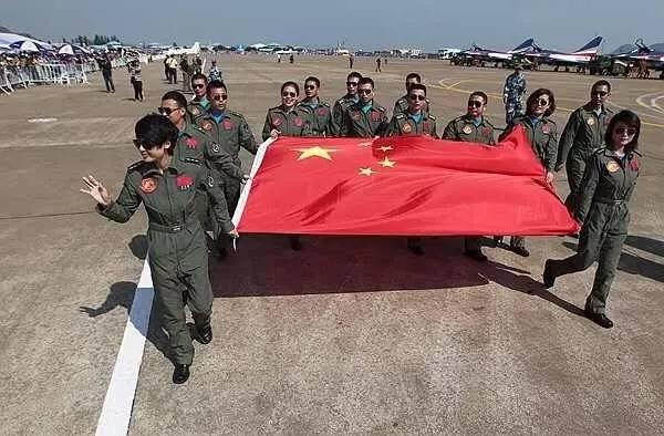 痛心!中国首批歼十战机女飞行员余旭牺牲|飞行