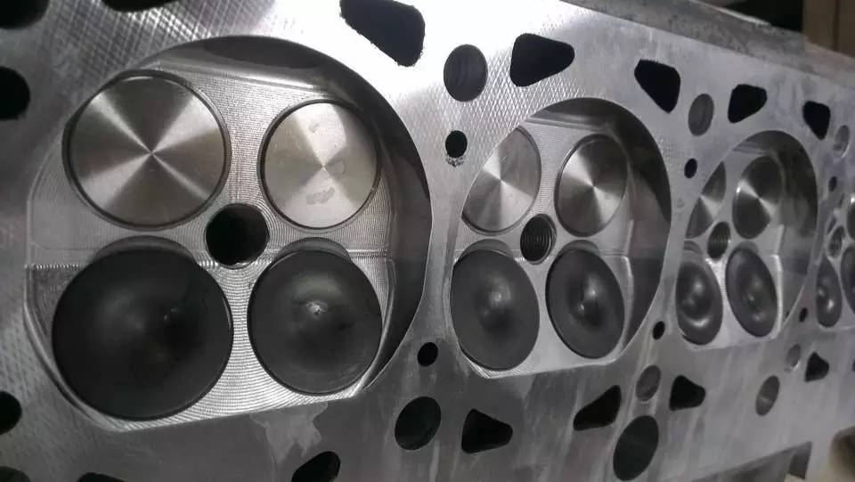 把30年前的高尔夫爆改到1234匹