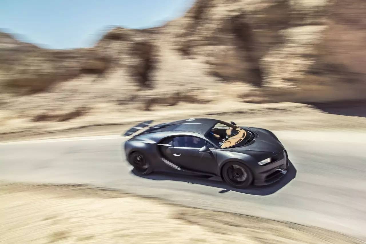 我把布加迪扔进美国的沙漠里 煎酿炸烤