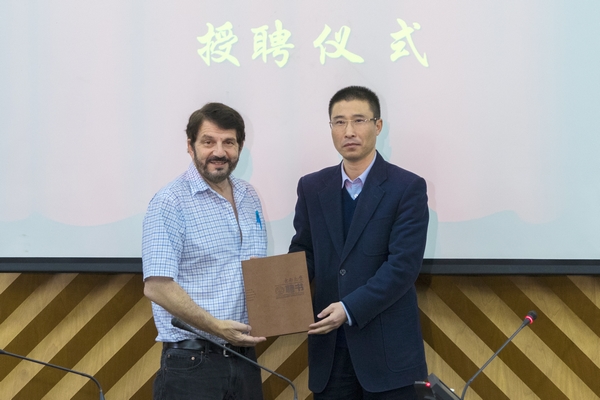 美国哈佛大学DavidA.Weitz 教授受聘东南大学